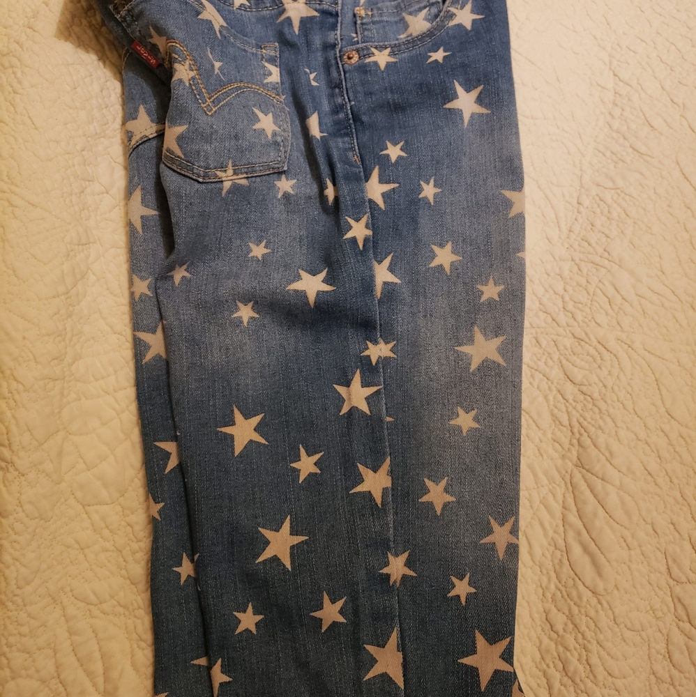 **New**Girls Levi's Skimmer. Size 12 Reg. Bermuda.